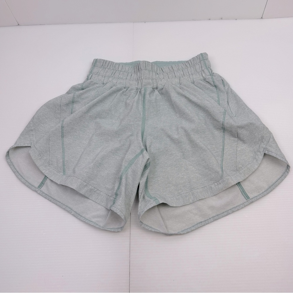Lululemon Track That Mid Rise Short 5” Inseam Women’s Size 2 Light Green Lined